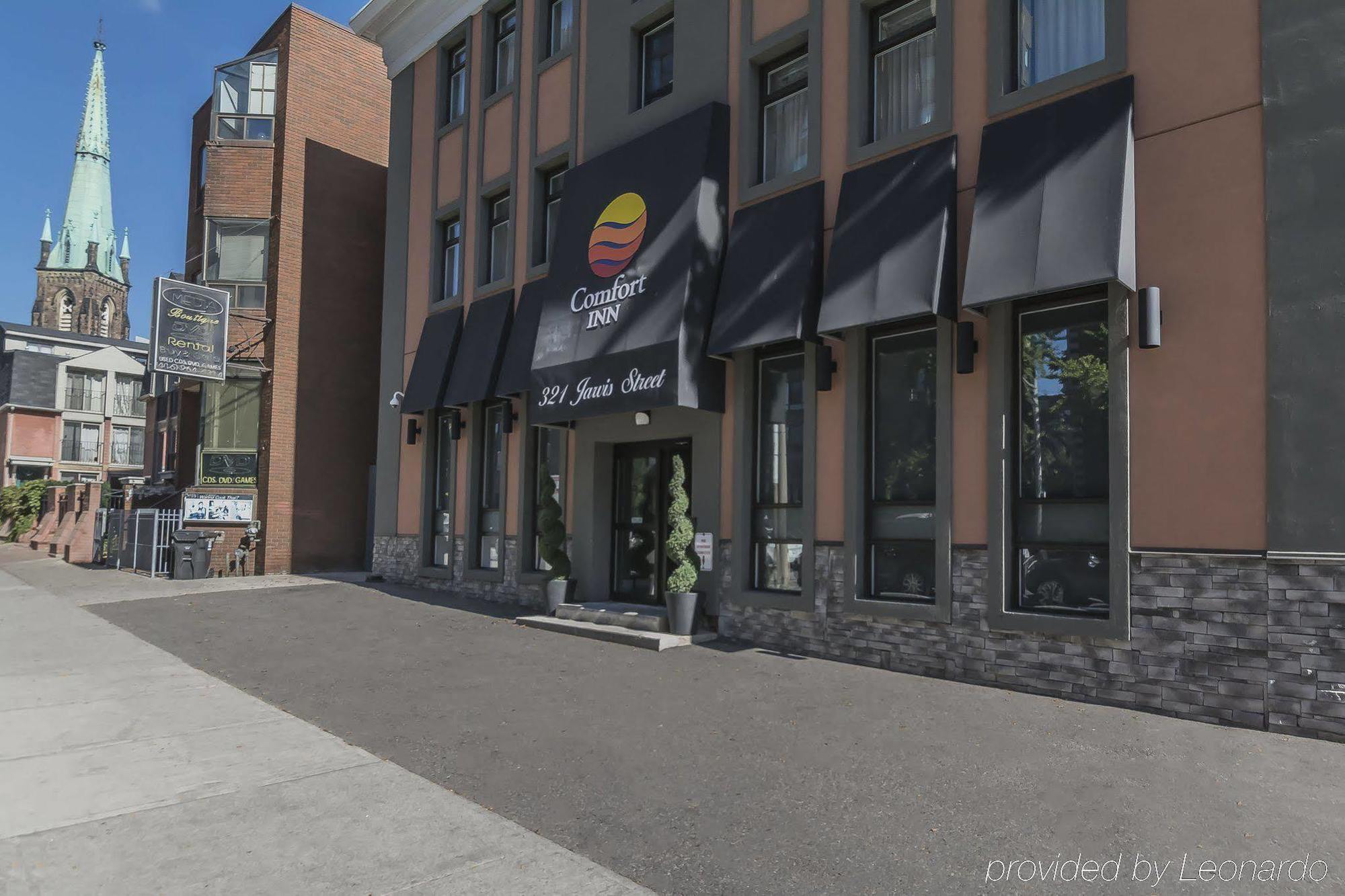 Comfort Inn Toronto City Centre Bagian luar foto